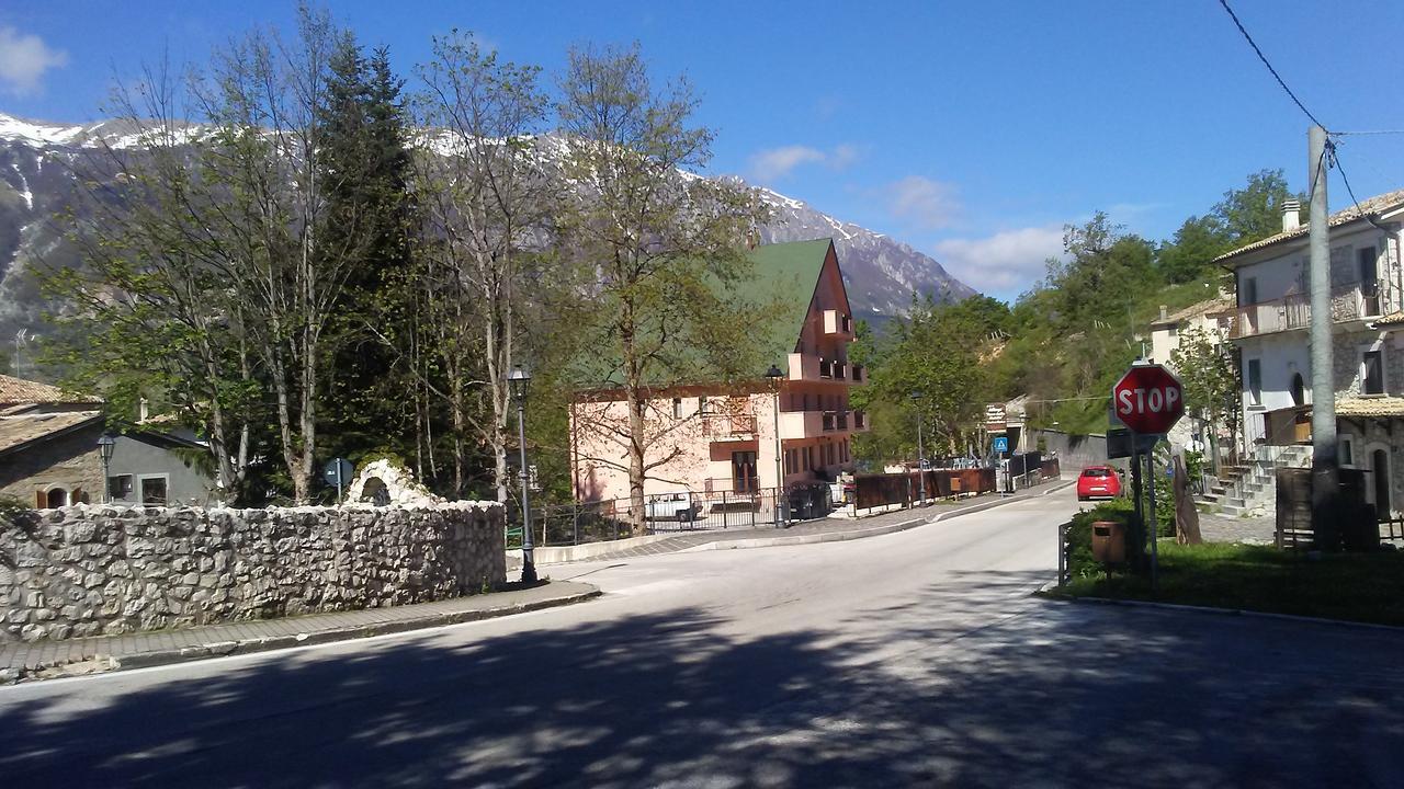 Albergo Parco Della Maiella Sant'Eufemia a Maiella Bagian luar foto